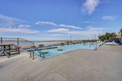 Graford Vacation Rental | 2BR | 1.5BA | 800 Sq Ft