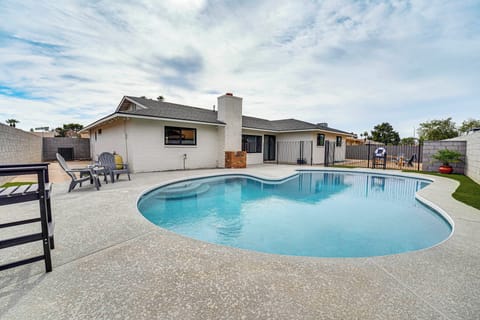 Tempe Vacation Rental | 5BR | 2BA | 2,250 Sq Ft | 1 Step to Enter