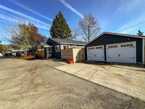 Golden Era Reimagined House in Lake Oswego