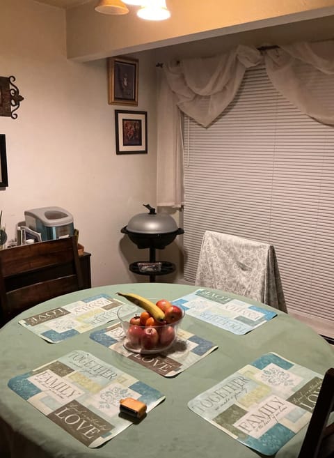 Honeycomb hideout Apartment in Tukwila