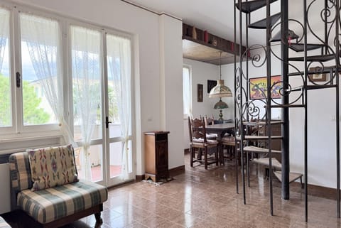 M455 - Marcelli, spacious four-room apartment with terrace and parking space Apartment in Marcelli