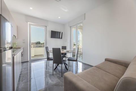 Apartment, Balcony | Living area