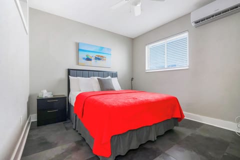 Spacious private bedroom with Queen Bed and closet space