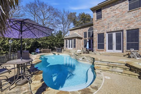 Pool, Water, Swimming Pool, Outdoors, Chair
