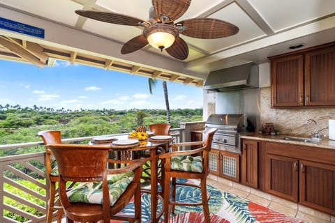 Palm Villas at Mauna Lani F23, a spacious 2-bedroom, 2-bath condo with a loft
