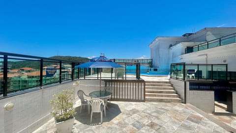 Apartment | Outdoor dining
