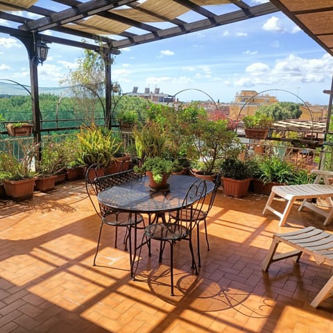 Rome Big Terrace Grand House 6 people 3 bathrooms 3 rooms for a wonderful stay Apartment in Rome