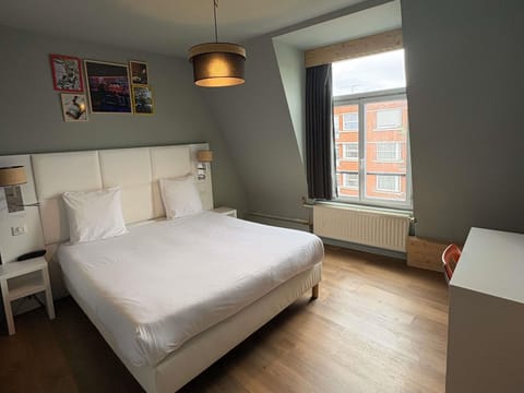Room, 1 Double Bed | Premium bedding, blackout drapes, iron/ironing board, free WiFi