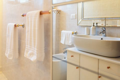 Albi House: 5 min from Cinque Terre, Portovenere Lerici and La Spezia center Apartment in La Spezia