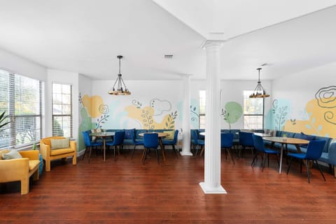 Grand 6BR 3BA Pool Escape Round Rock House in Round Rock