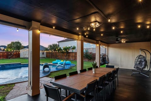 Grand 6BR 3BA Pool Escape Round Rock House in Round Rock