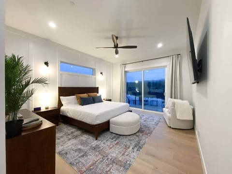 Luxe Port Lookout with waterfront with dock, theater, game room, and huge deck House in Hood Canal