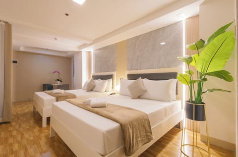 Deluxe Twin Room | Desk, laptop workspace, free WiFi