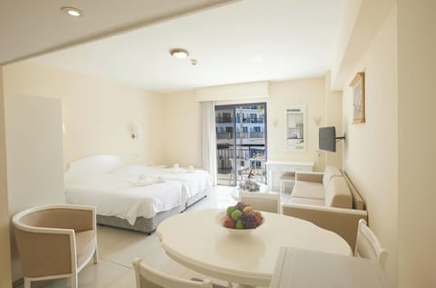 Minibar, free cribs/infant beds, WiFi