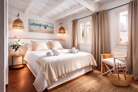 Comfort Double Room, Courtyard View, Room 1 | In-room safe, blackout drapes, soundproofing, iron/ironing board