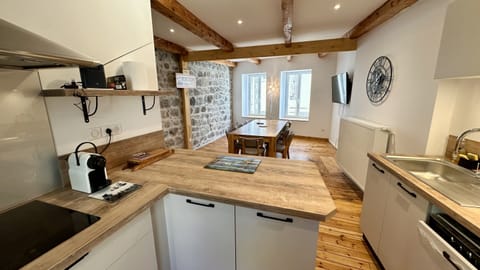 House | Private kitchen | Highchair