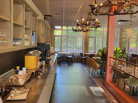 Start your morning with a generous buffet in elegant surroundings.
