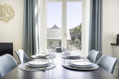 Apartment | Dining