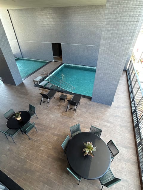 2 outdoor pools
