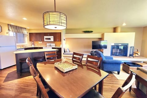 2 Bedroom 2 Bath Condo at Wapato Point Resort Memorial Day Weekend May 21-28 Apartment in Manson