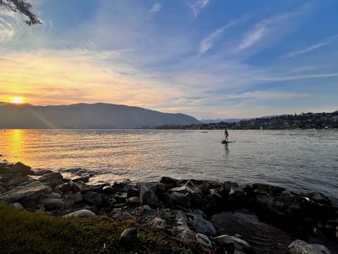 2 Bedroom 2 Bath Condo at Wapato Point Resort Memorial Day Weekend May 21-28 Apartment in Manson