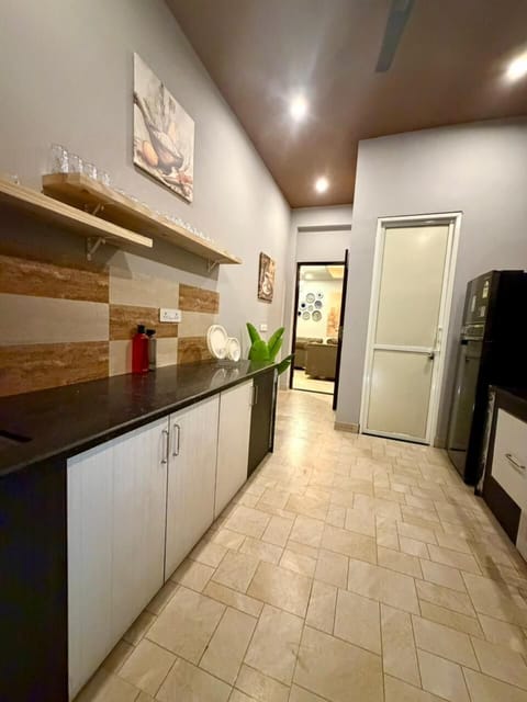 Desk, laptop workspace, iron/ironing board, free WiFi