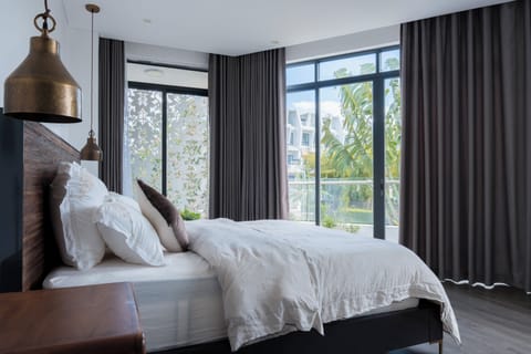 Standard Twin Room, Balcony, City View | Blackout drapes, iron/ironing board, WiFi (free)