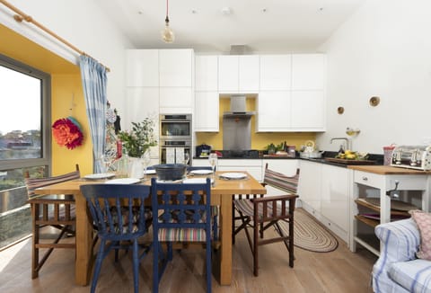 12 Merchants Quarter, Charlestown. First Floor: Open-plan kitchen, dining and sitting area