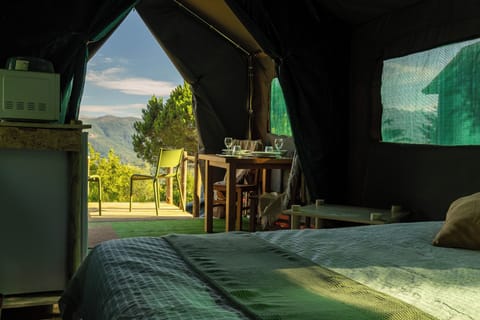 Comfort Tent, Air conditioning, Lake View | Iron/ironing board, free WiFi