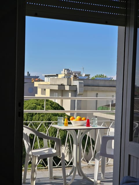 Classic Triple Room, Balcony | Desk, free WiFi