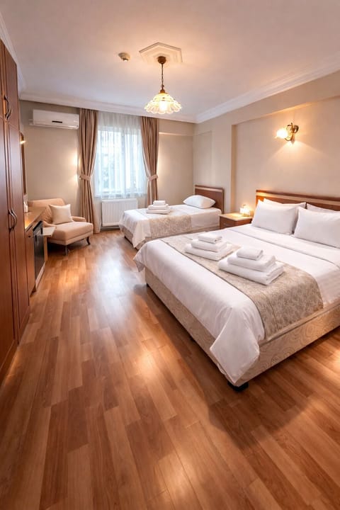 Superior Room | Premium bedding, minibar, desk, laptop workspace