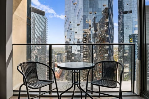Apartment | Dining