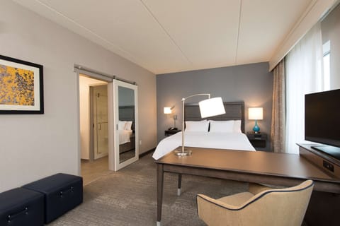 40-inch LCD TV with cable channels, TV