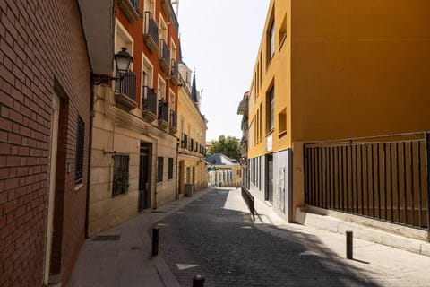 Calle peatonal en la que se encuentra el apartamento