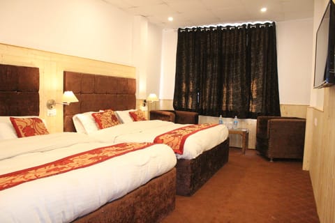 Family Quadruple Room, Mountain View | Free WiFi
