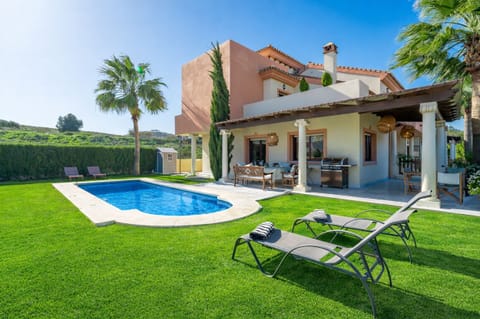 Holiday home with pool in Coín