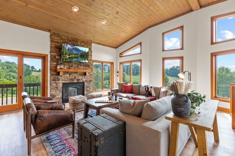 Book for the Golf, hot tub, & game room; stay for the views.