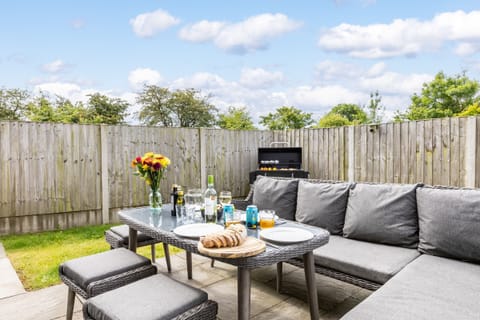 Ty Wawr - Outdoor furniture