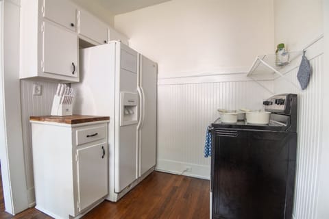 Kitchen with everything you need to cook your favorite meals during your stay!
