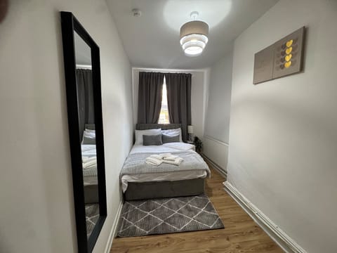 Charity Suite | Modern 1BR • Sleeps 4 • Wi-Fi Apartment in Barry