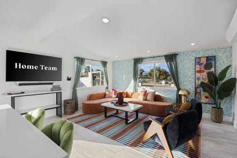 Because every great stay starts with a cozy seat. Pull up, unwind, and let vacation mode fully engage.