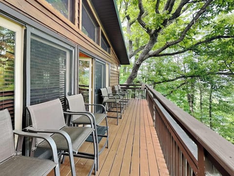 Studio (3 Bedrooms) | Property amenity