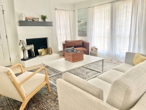 The Westerly . Bee Caves . Sweet Comfort Apartment in West Lake Hills