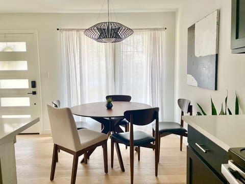 The Westerly . Bee Caves . Sweet Comfort Apartment in West Lake Hills