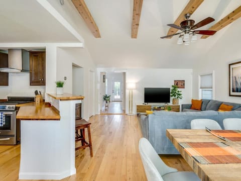 The Oxford. Ideal Zilker Location. Groups Welcome! House in Zilker