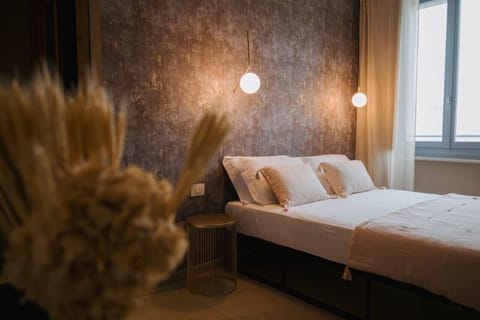 Double Room, City View | Desk, free WiFi