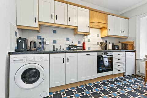 Washing machine, coffee machine, oven