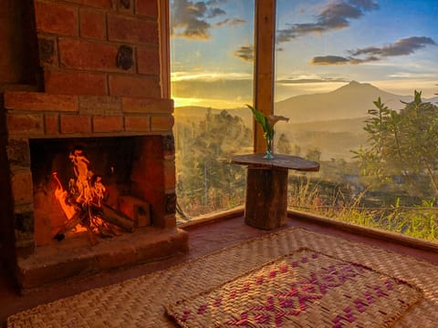 Family Cabin, Fireplace, Mountain View | 1 bedroom, premium bedding, down comforters, laptop workspace