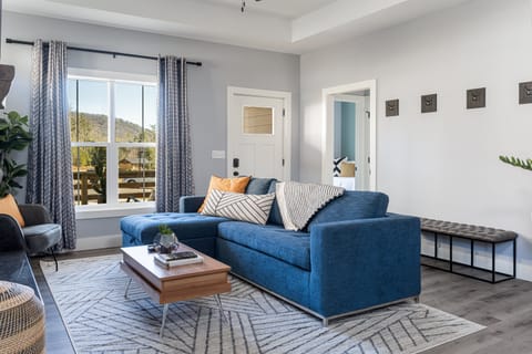 Welcome to Modern Westside Retreat!