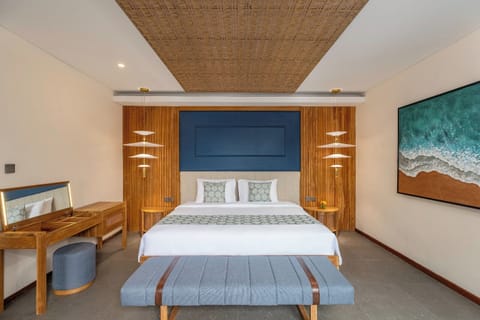 Luxury Villa, 1 Bedroom, Private Pool | Minibar, in-room safe, desk, blackout drapes